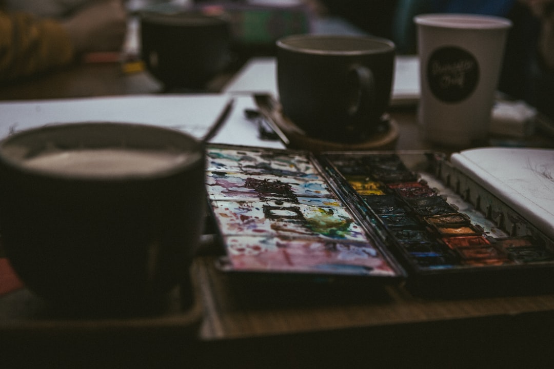 separados por comas: La implementación de la tecnología digital en la educación artística: una revisión de la literatura científica 3